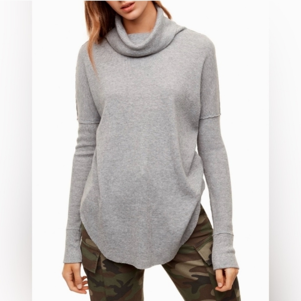 Tna Waffle Knit Long Sleeve Turtleneck in Grey Size Medium